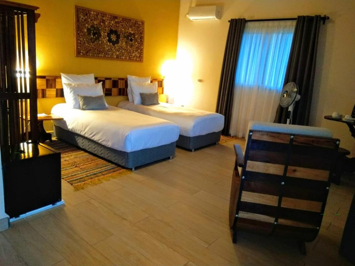 Bira Hotel Antsirabe Ngoại thất bức ảnh